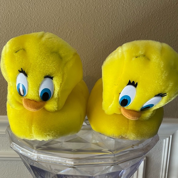 Warner Bros Tweety Bird 1997 Slippers size Small - Picture 1 of 13